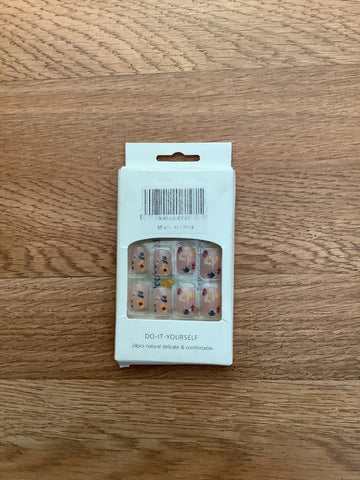 Flower press on nails