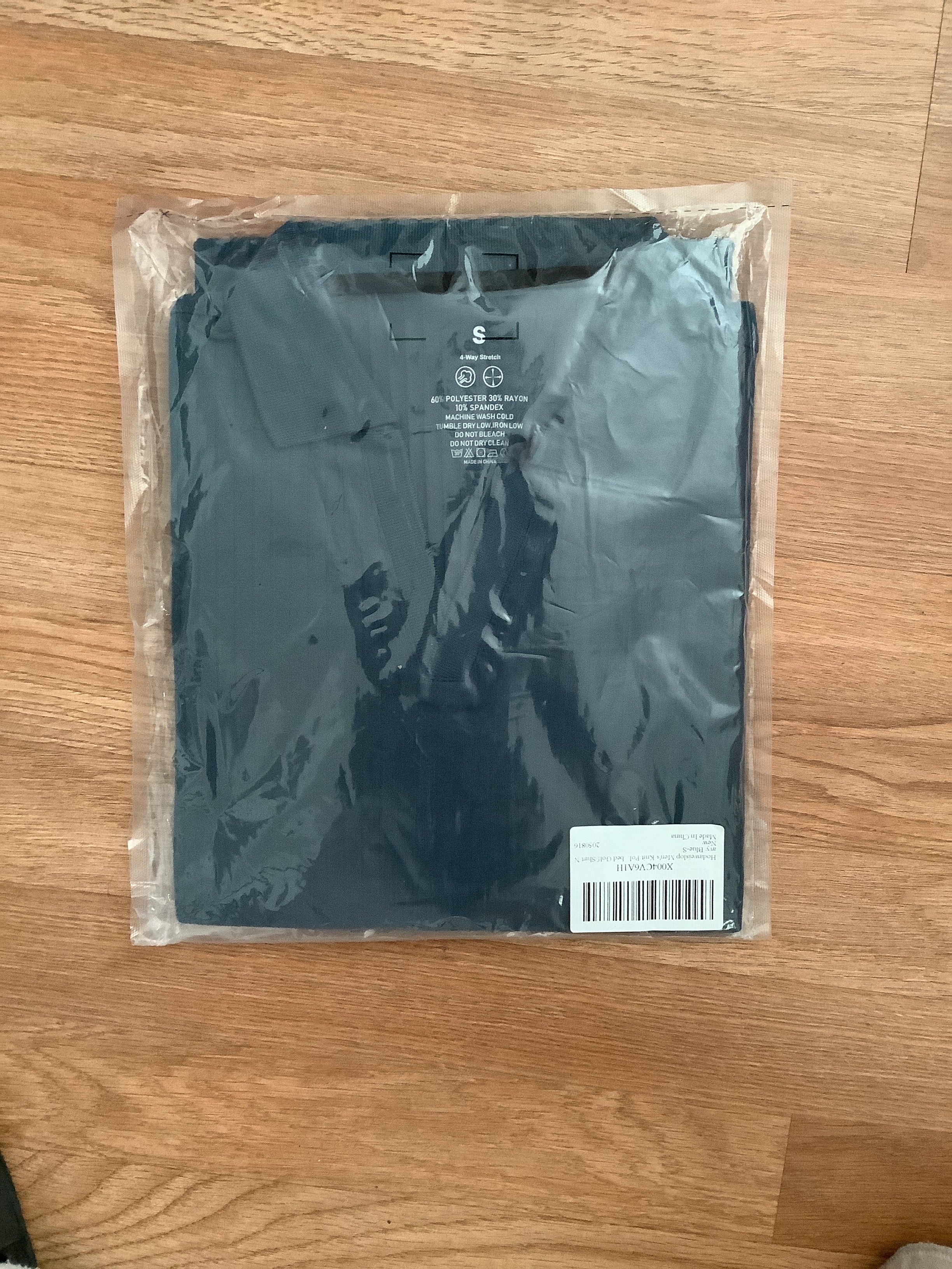 Small men’s golf shirt