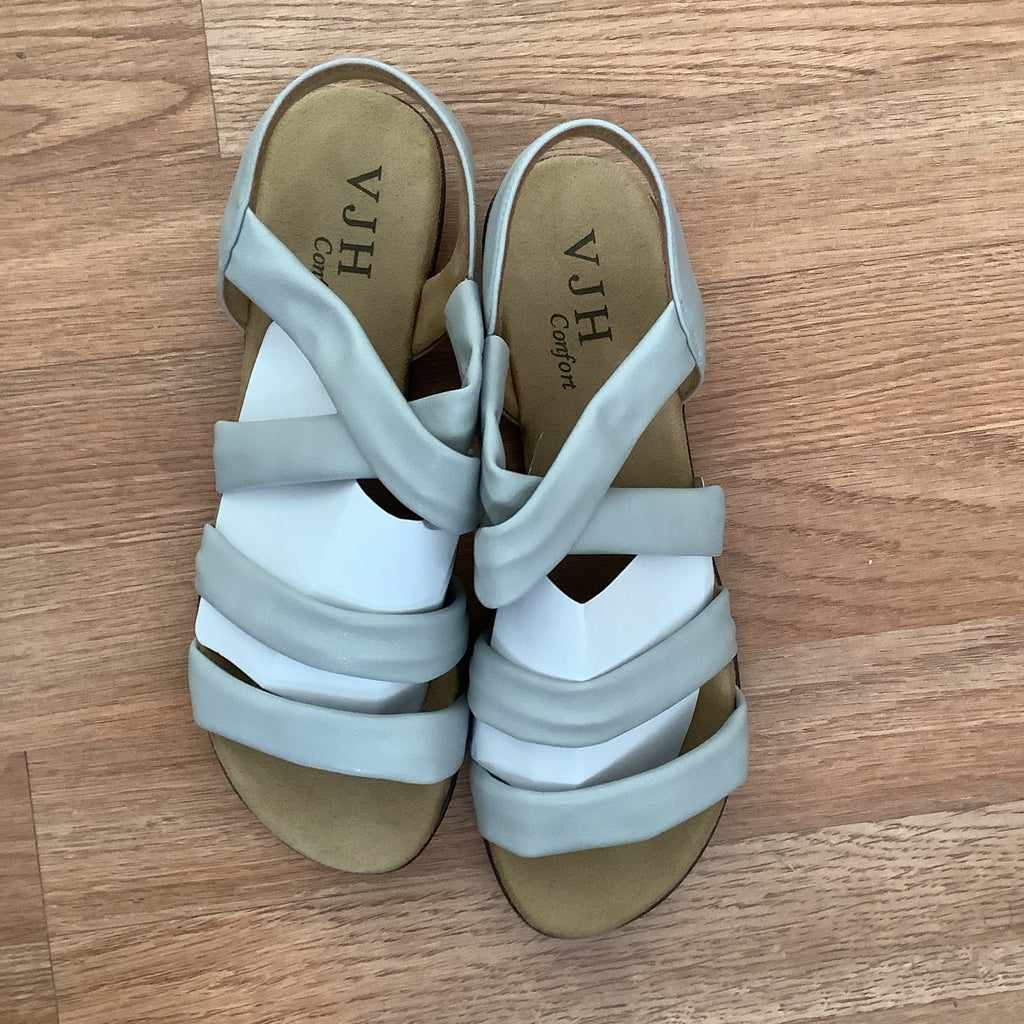 Women’s light grey size 8