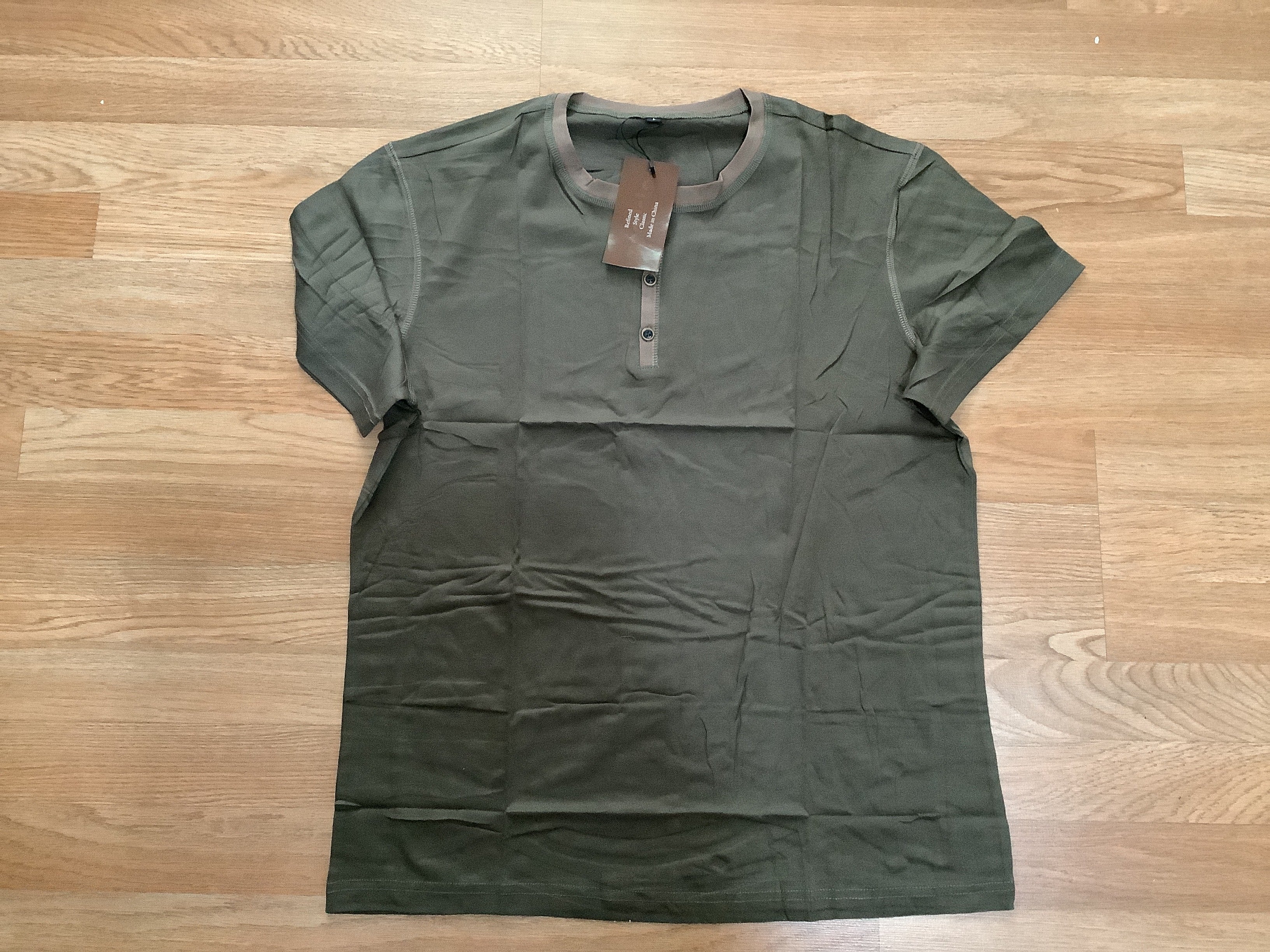Men’s fashion henly shirt large