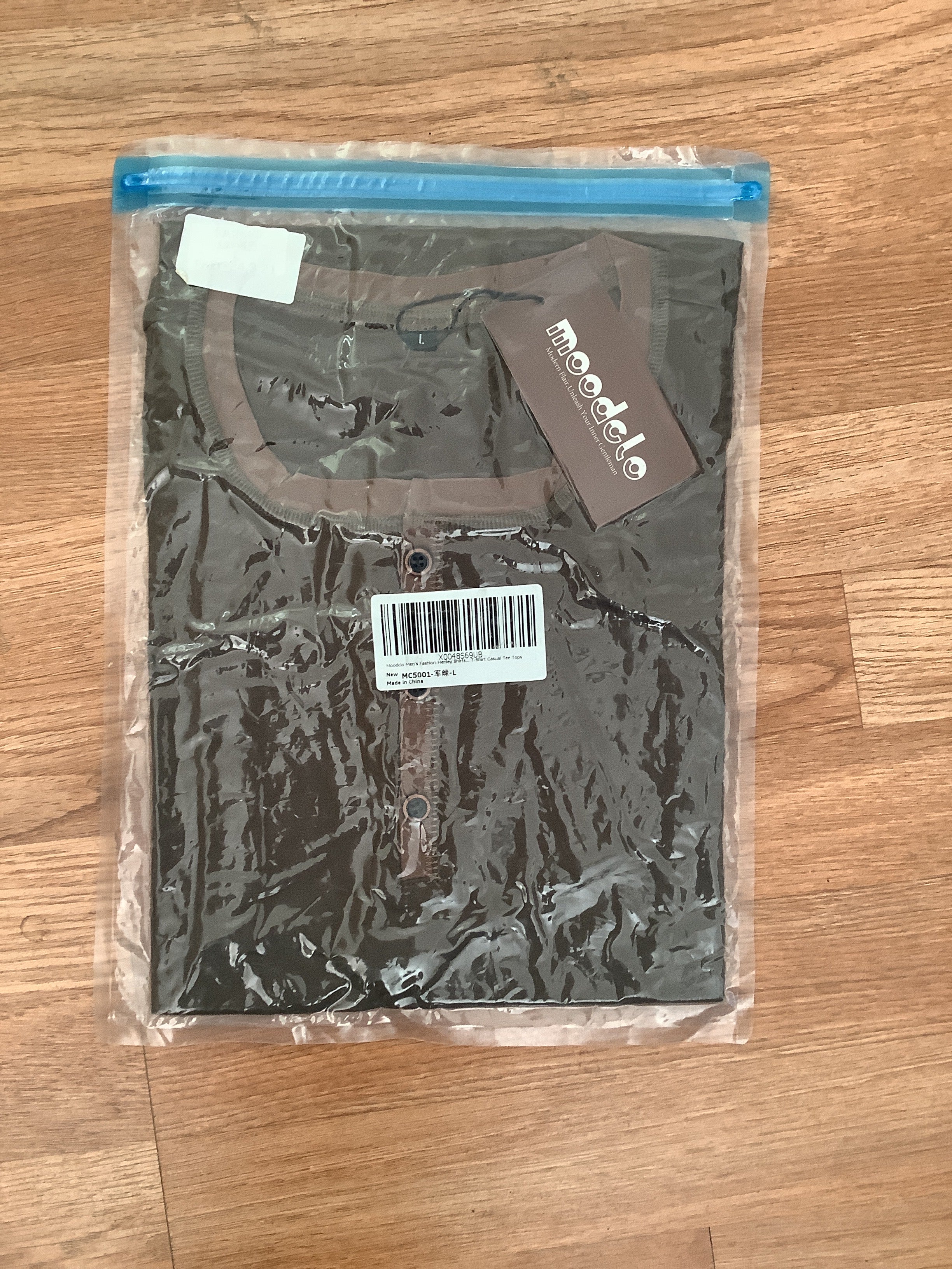 Men’s fashion henly shirt large