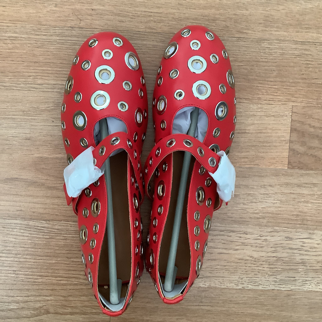 Women’s size 7 flat shoes