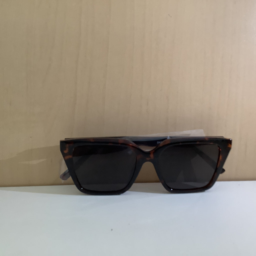 Miyya tortoise/black glasses
